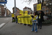 In Stuttgart fand eine Mahnwache statt, die auf Initiative der Ulmer Amnesty-Gruppen gemeinsam mit Mitgliedern aus Stuttgart und Ludwigsburg durchgeführt wurde.